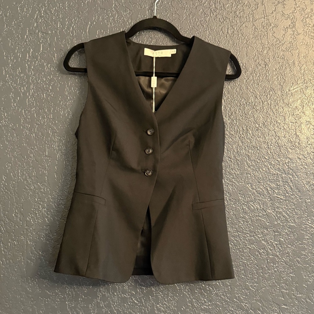 NWT ASTR Delphia Longline Vest